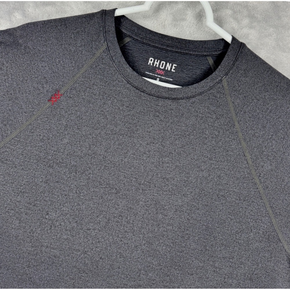 RHONE Reign Short Sleeve Training T-Shirt Men's S Heather Gray Performance